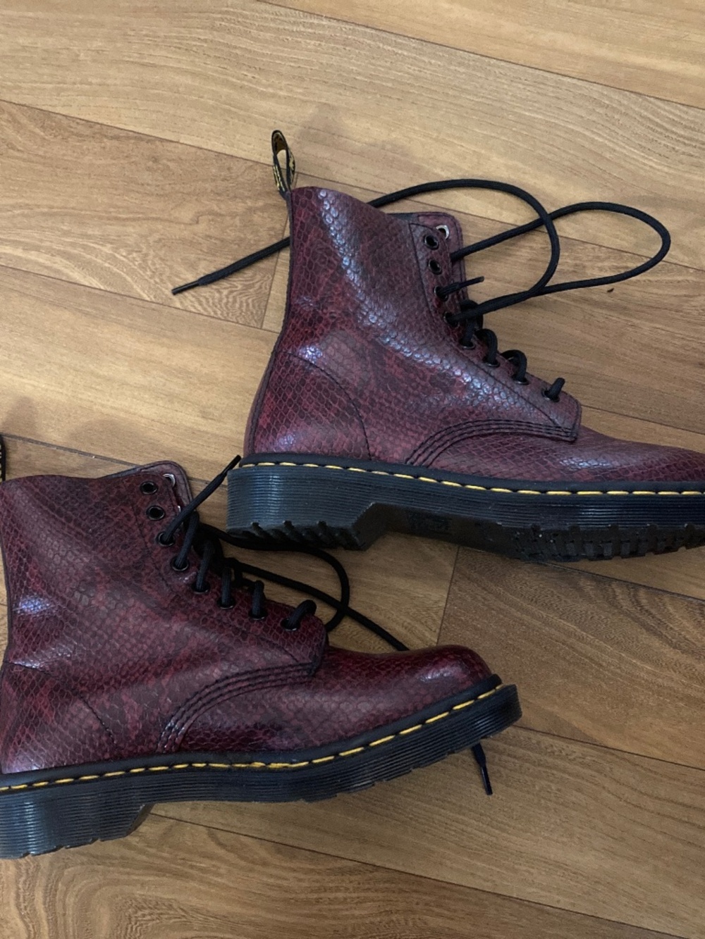 Dr. Martens Pascal Cherry Red/Burgundy Snakeskin Print Size US 7 UK 5 UK 38 EUC